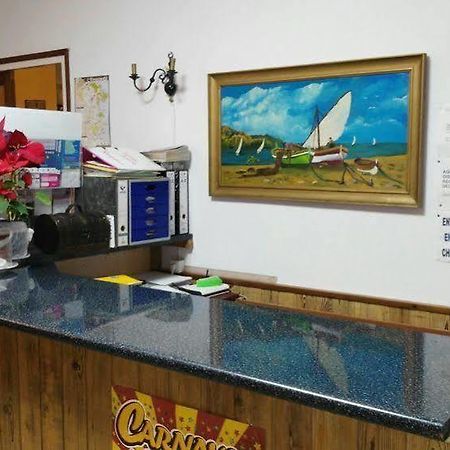 Hostal Creus Roses Ngoại thất bức ảnh